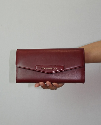 Givenchy Antigona Wallet, front view